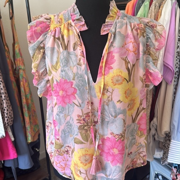 NWOT olivaceous  GARDEN FLOWER PINK FLUTTER SMOCKED SLEEVE TOP - Picture 2 of 4